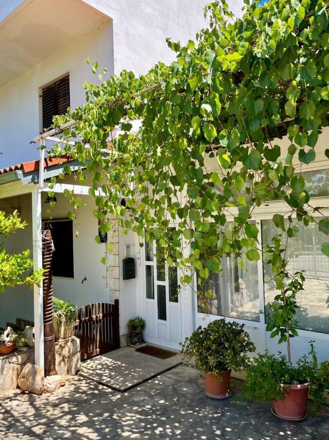 Gorana Apartman With Swimming Pool Apartment Йелса Екстериор снимка