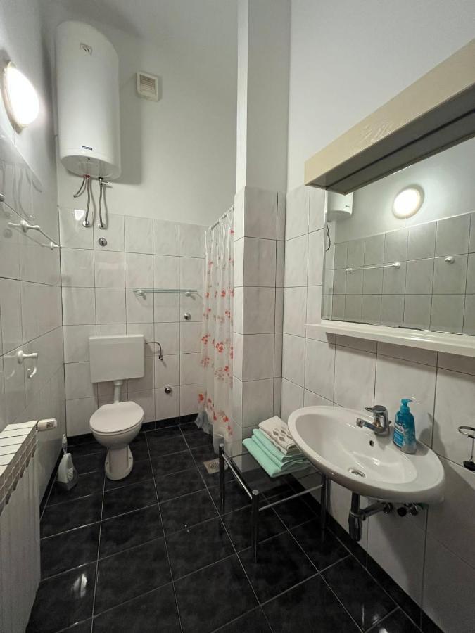 Gorana Apartman With Swimming Pool Apartment Йелса Екстериор снимка