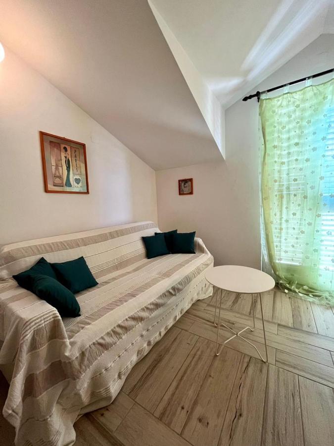 Gorana Apartman With Swimming Pool Apartment Йелса Екстериор снимка
